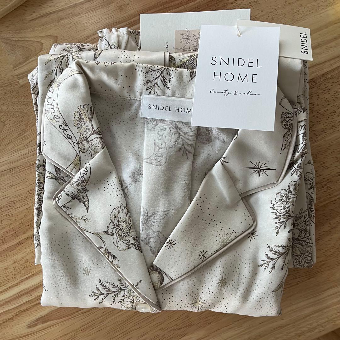 snidel  パジャマ　新品未使用　長袖長ズボン