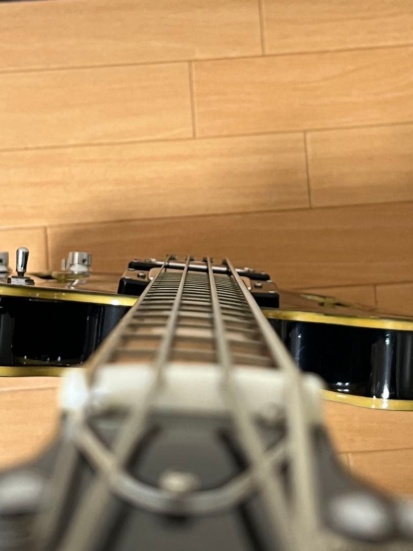 Burns AG-4？ エレキベース ダークグリーン