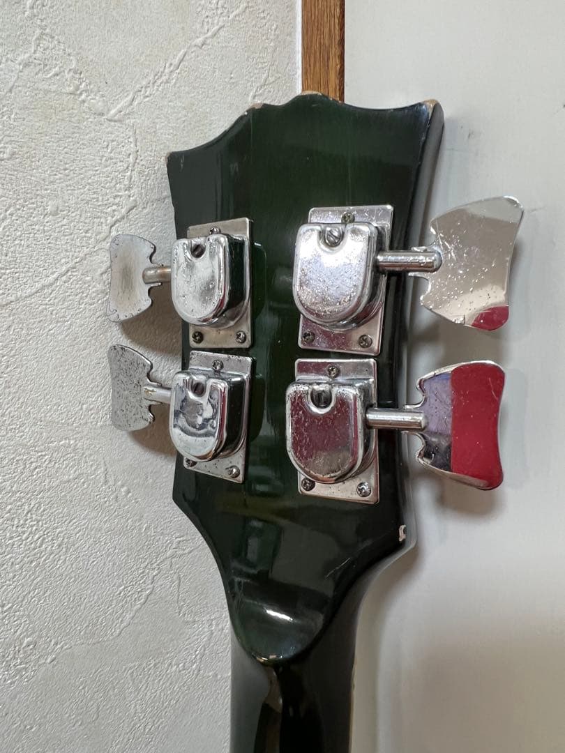 Burns AG-4？ エレキベース ダークグリーン