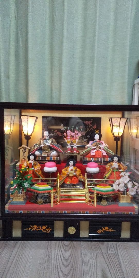 ひな人形 珍しい オルゴール内蔵タイプ 日本人形