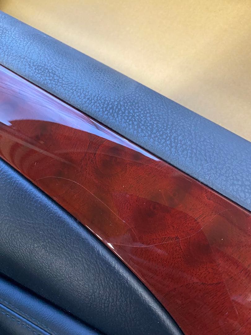 レクサスLS 運転席ドア内張り　USF40