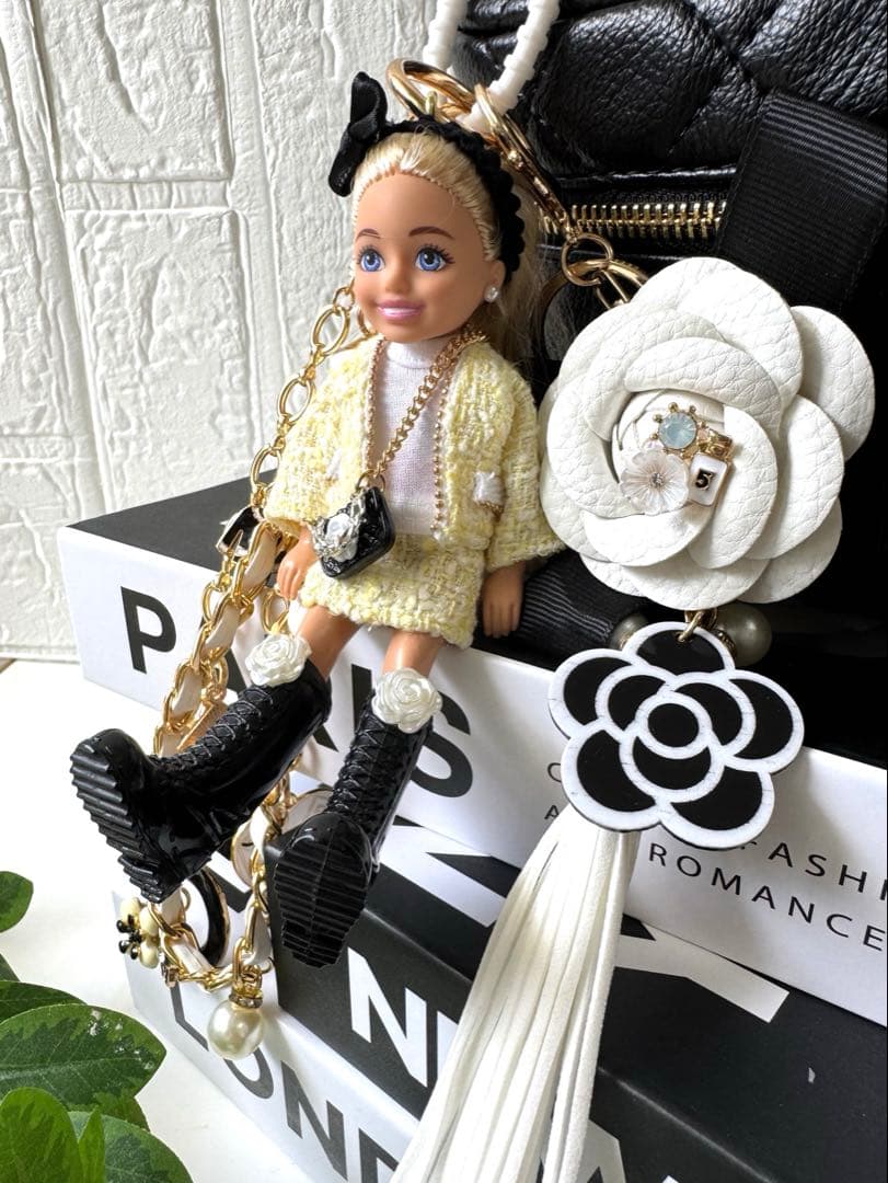 マテル人形使用バービーキーホルダー　バービーチャーム　チェルシーBarbie