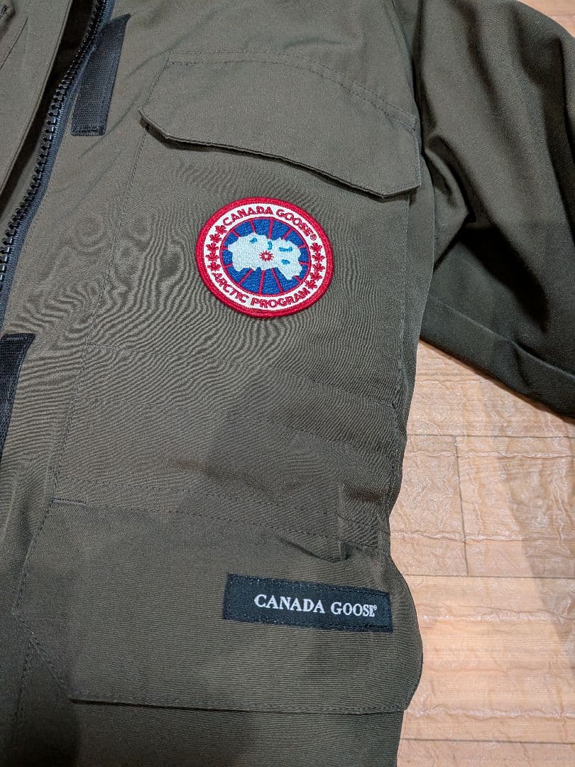   ダウンジャケット Mサイズ オリーブ