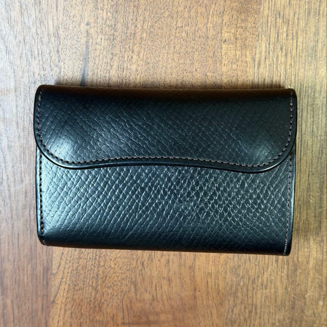 WILDSWANS(ワイルドスワンズ)中型三つ折り財布・BYRNE　黒