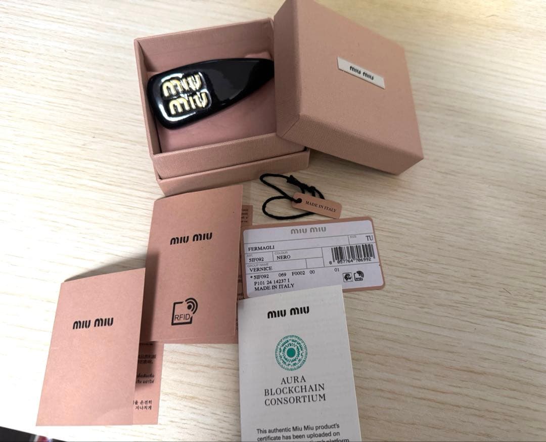 miu miu ブラック ヘアピン バレッタ