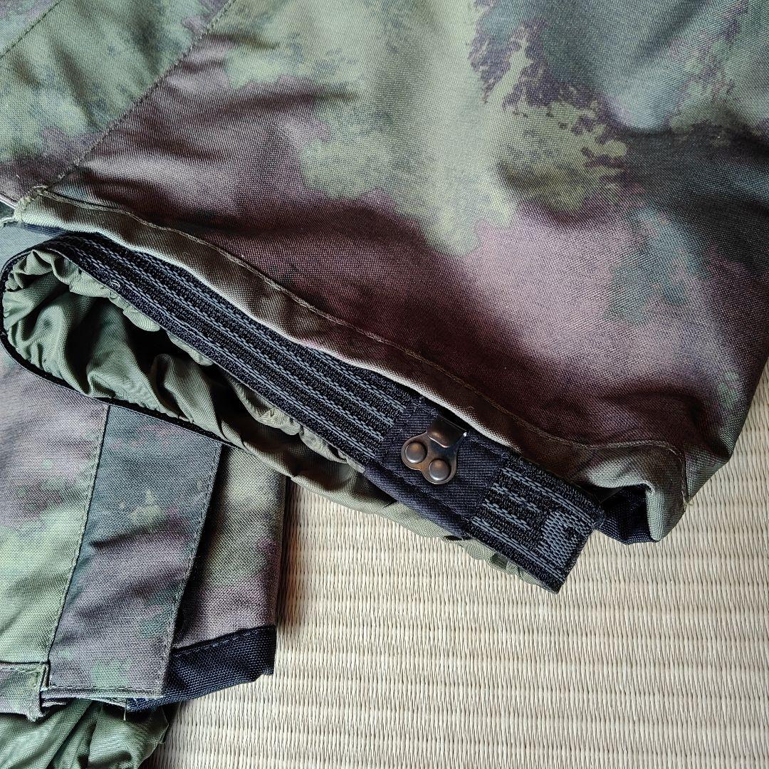 美品 BURTON 迷彩 スノーボードウェア 上下セット メンズM