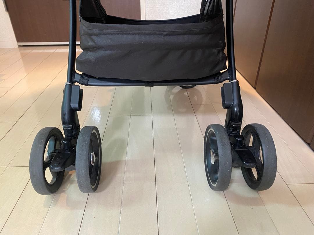 アップリカ　ラクーナクッションフリー ブラック 取扱説明書付き