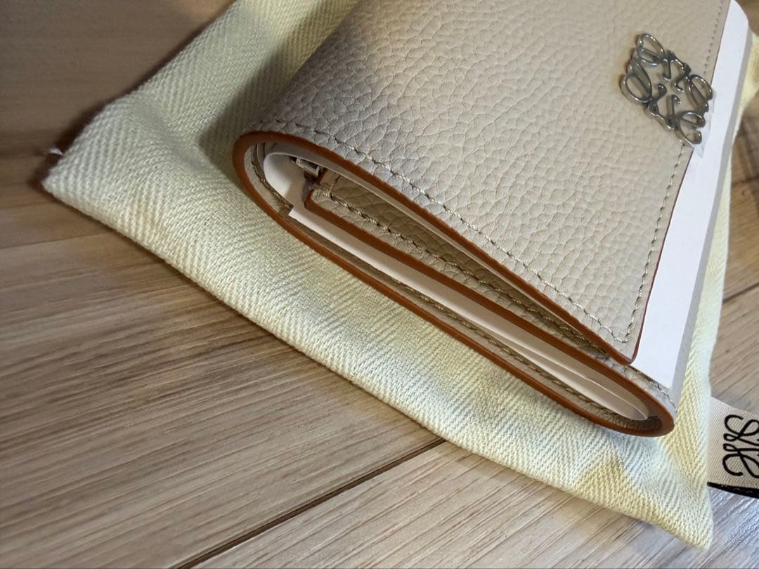 【新品・未使用】LOEWE ロエベ 三つ折り財布