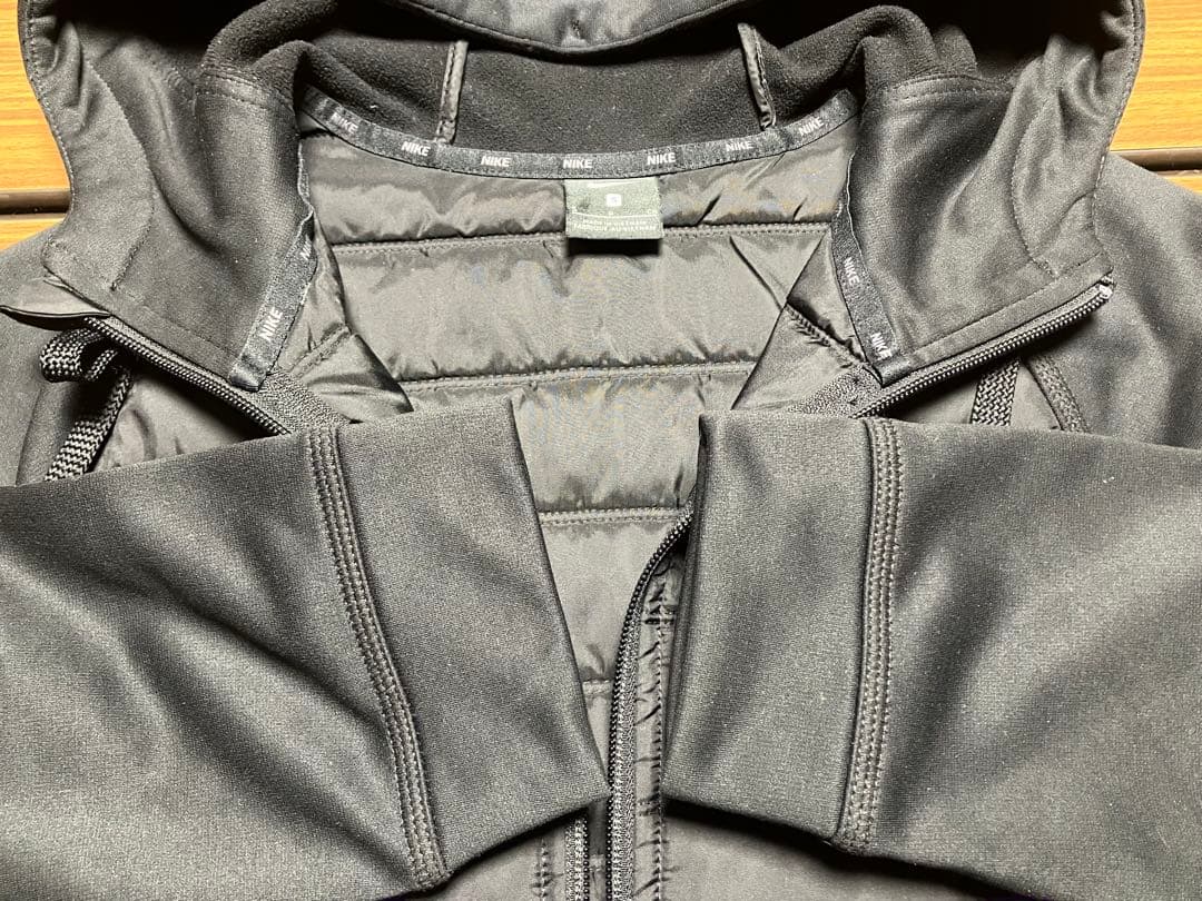 極美品 NIKE Therma WNTRZD フルジップ フーディー S 黒