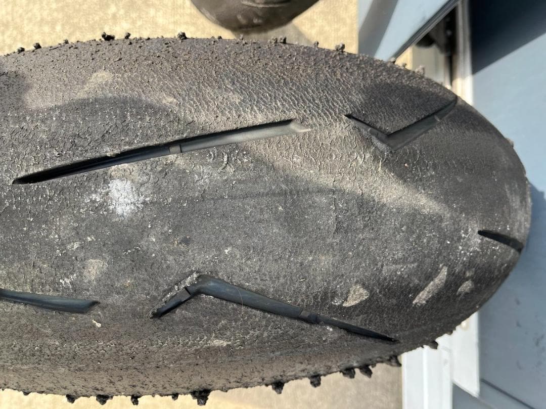 ピレリ ディアブロ スーパーコルサV4 SC1 前後(120・200)中古