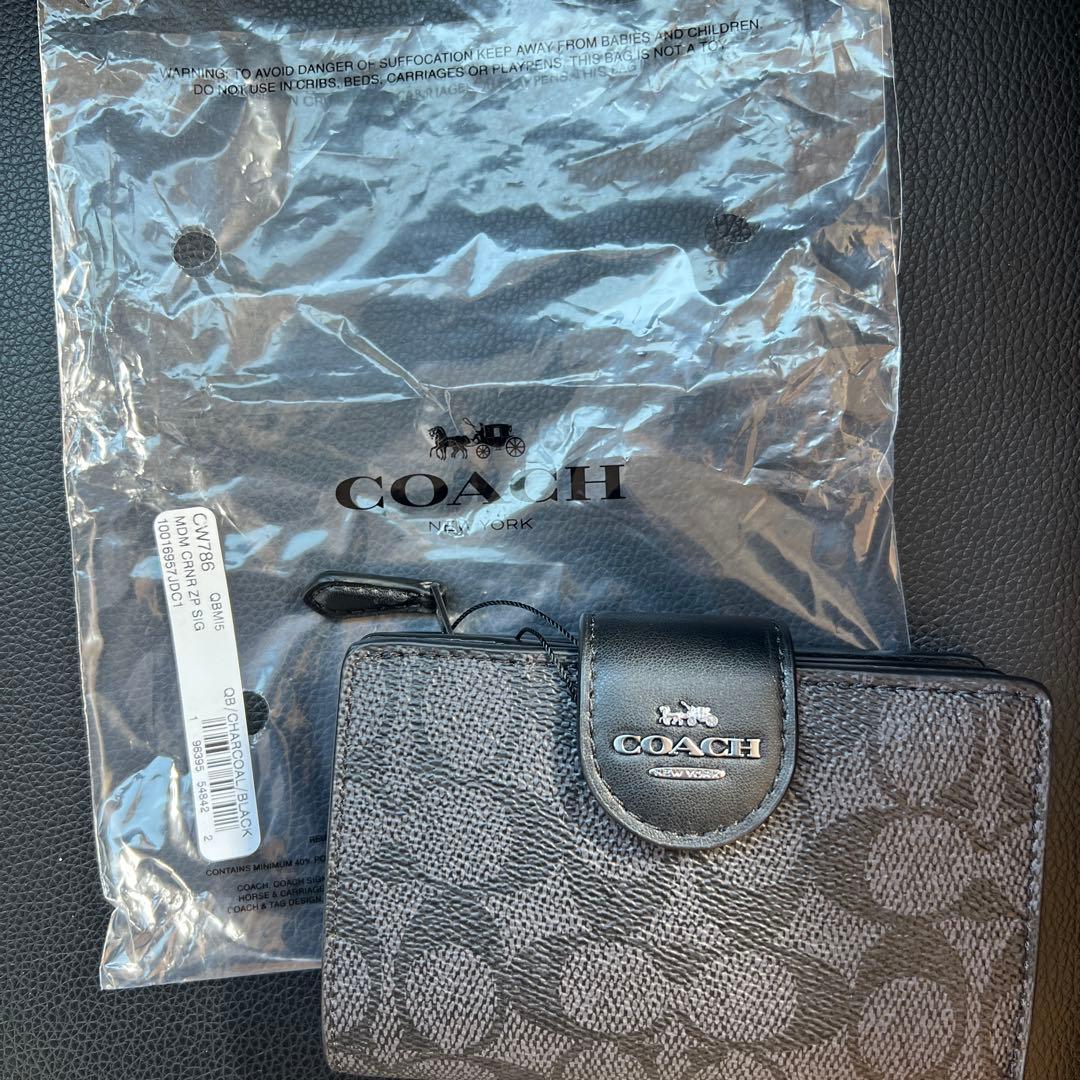 @*✨様 新品 COACH 二つ折り財布