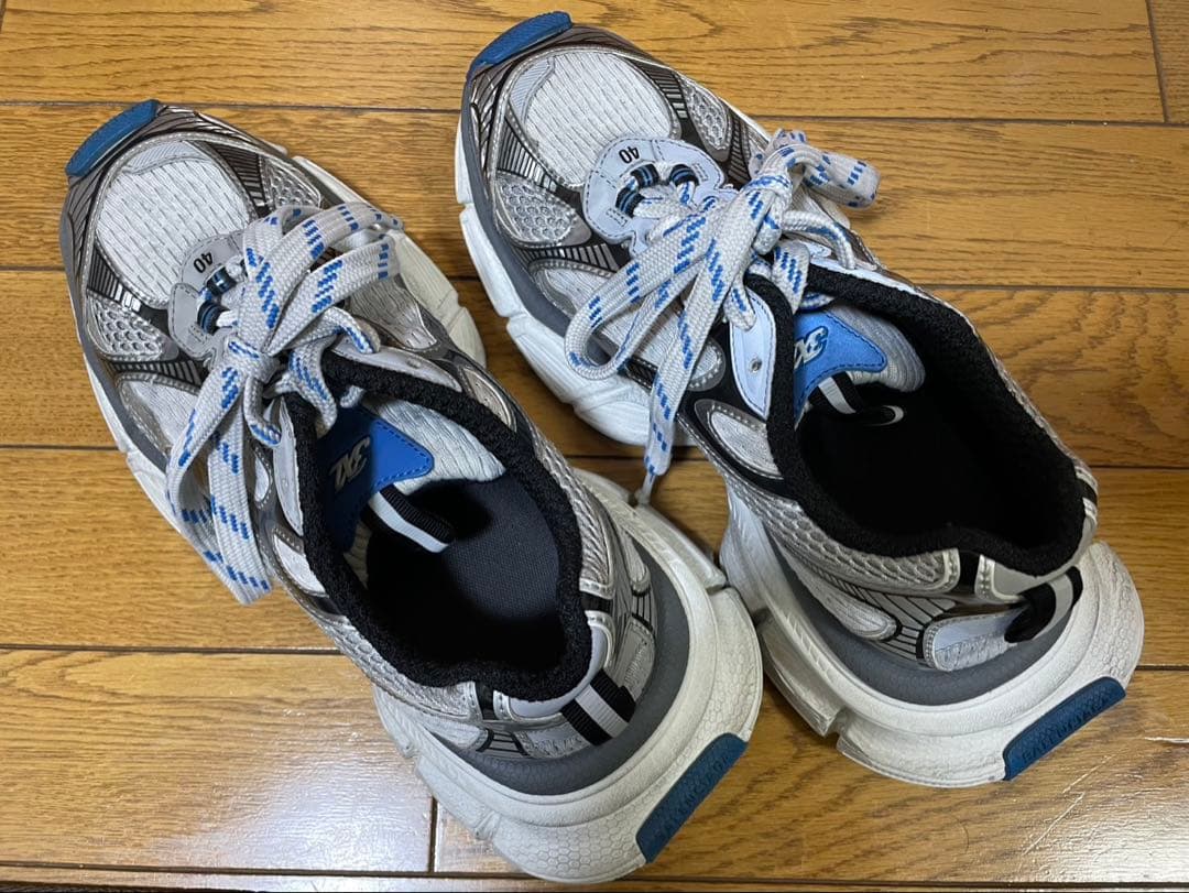 BALENCIAGA スニーカー