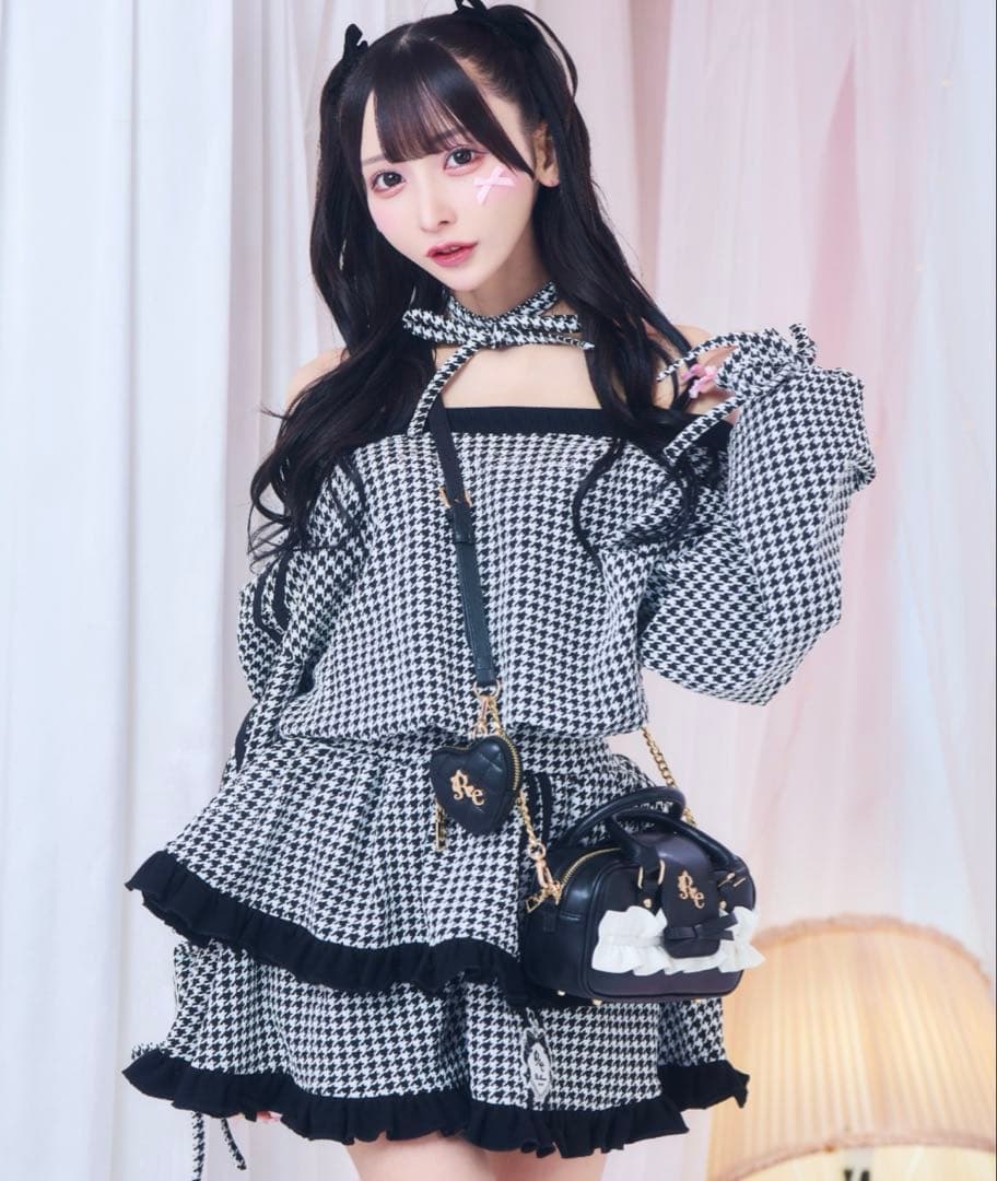 reamour ワンショルトレーナーワンピ