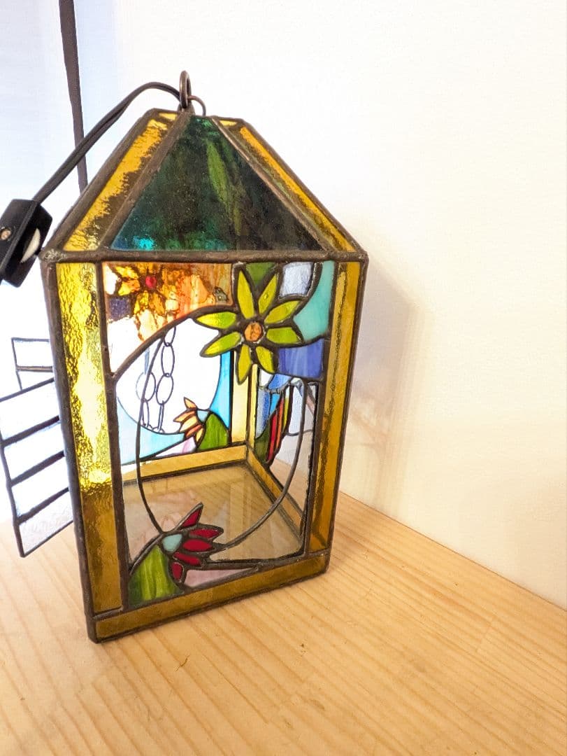 ☆値下げ☆ステンドグラス　ハウス型ランプ　インテリア　照明　ライト　照明