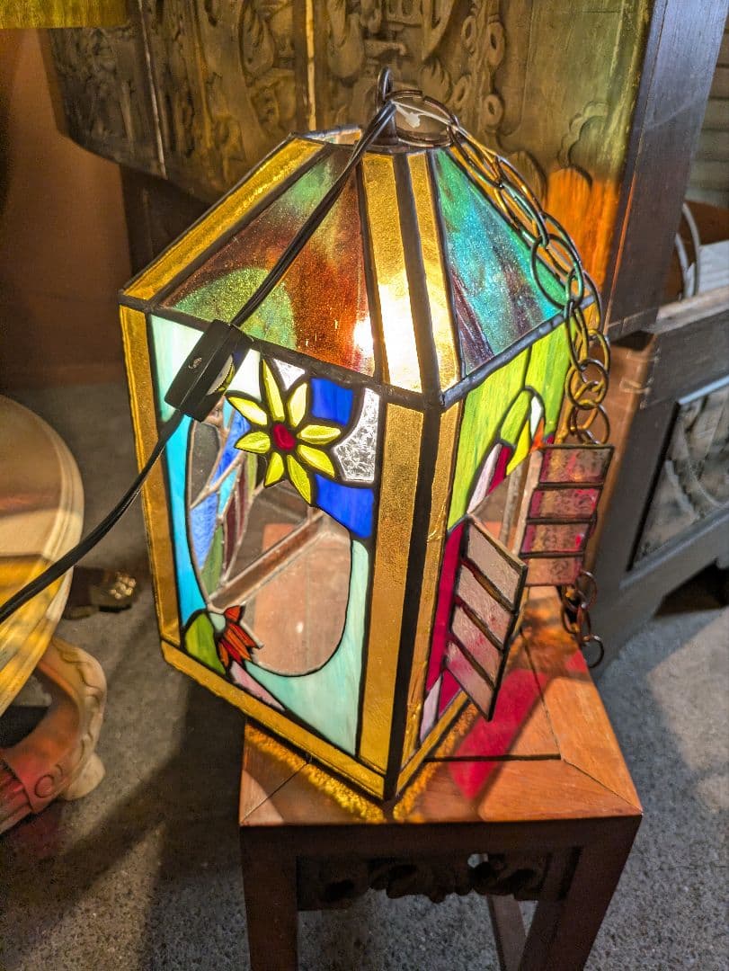☆値下げ☆ステンドグラス　ハウス型ランプ　インテリア　照明　ライト　照明