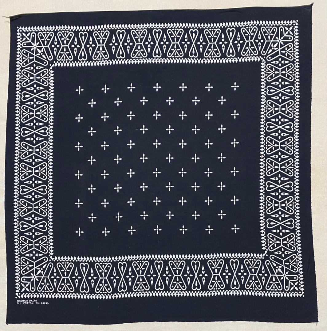 スペシャル!! クロス ブラック 黒 14193 ビンテージバンダナ 1574