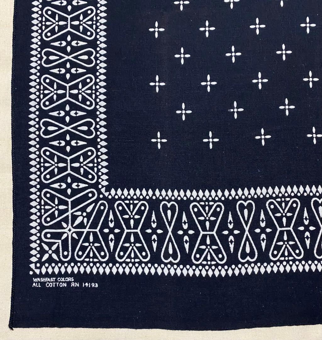 スペシャル!! クロス ブラック 黒 14193 ビンテージバンダナ 1574