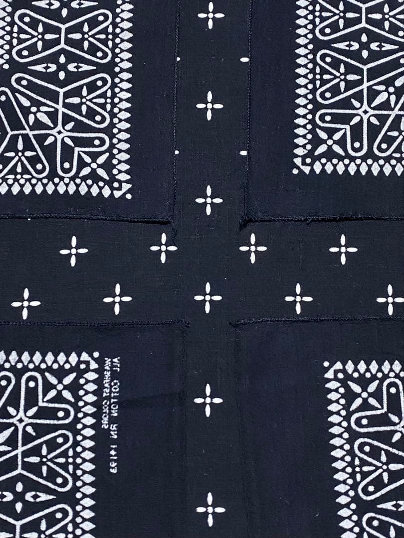 スペシャル!! クロス ブラック 黒 14193 ビンテージバンダナ 1574