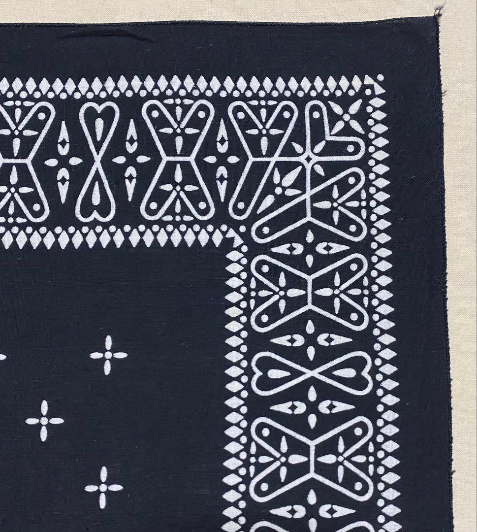 スペシャル!! クロス ブラック 黒 14193 ビンテージバンダナ 1574