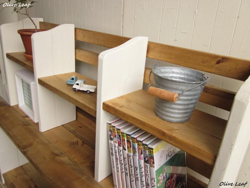 サイズ、デザインオーダー可！お子様目線ラックシャビーホワイト無垢材●受注製作