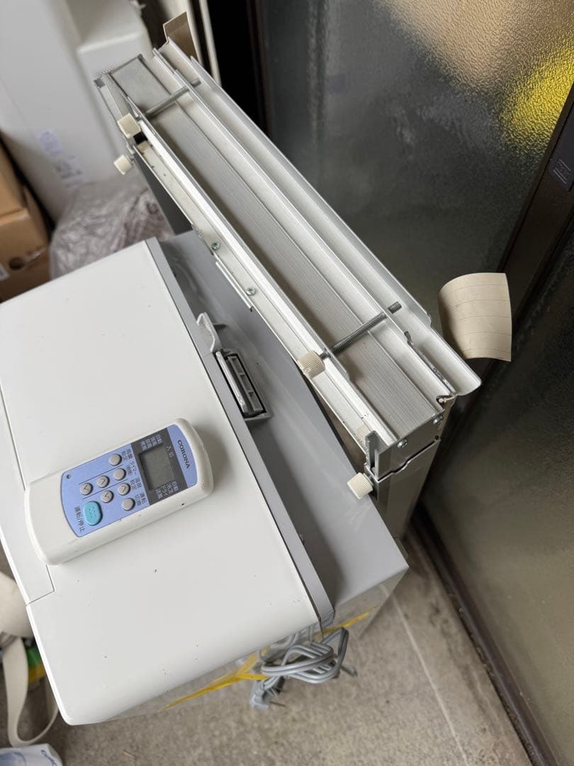 2023年製　コロナルームエアコン　ウインド形冷房専用　CW-F1623R