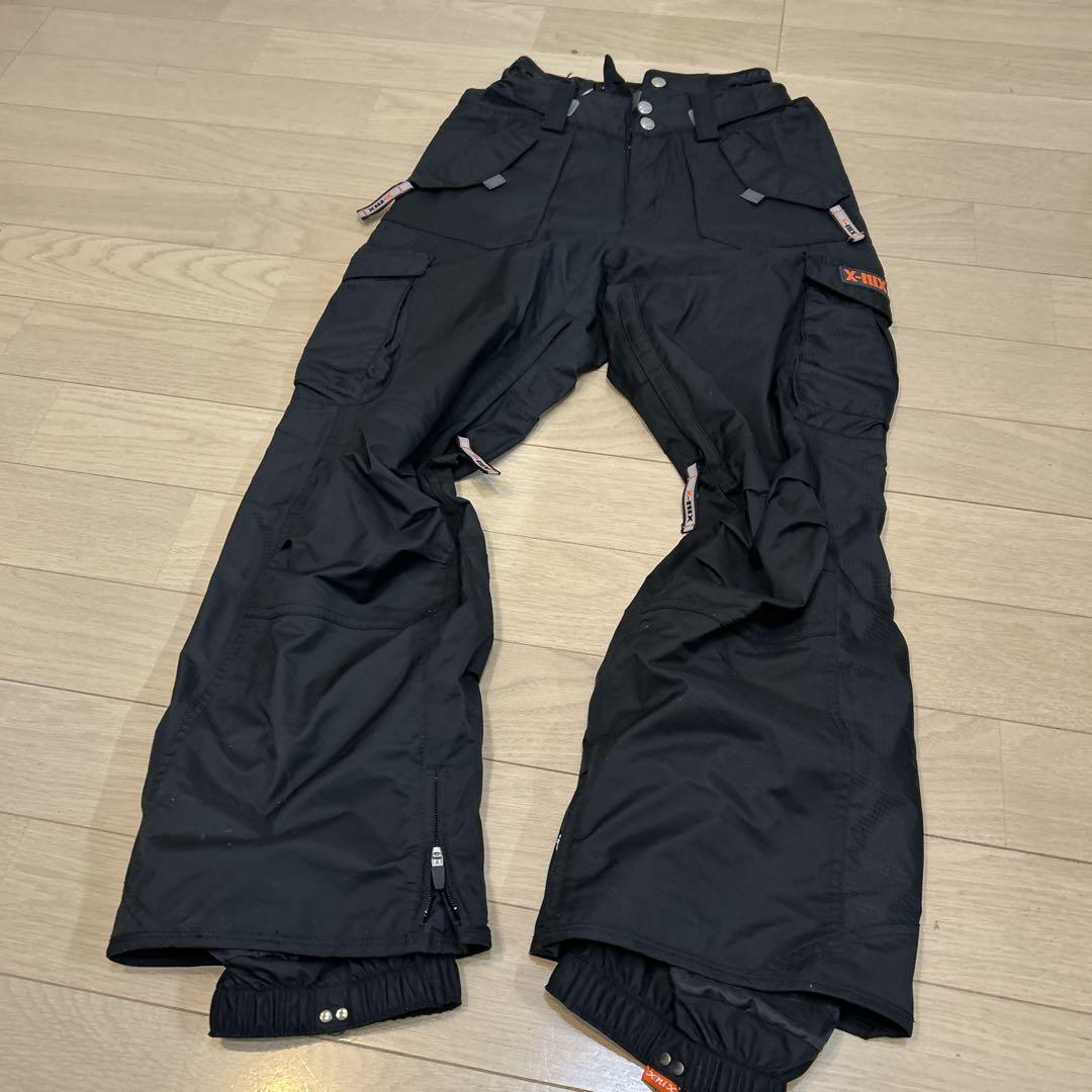 45000円！X-nix スノーボードウェア 上下セット ブラック