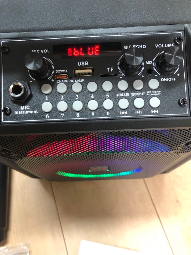 ポータブルスピーカー カラオケ 本体超軽量 ワイヤレスマイク2本付き スピーカー