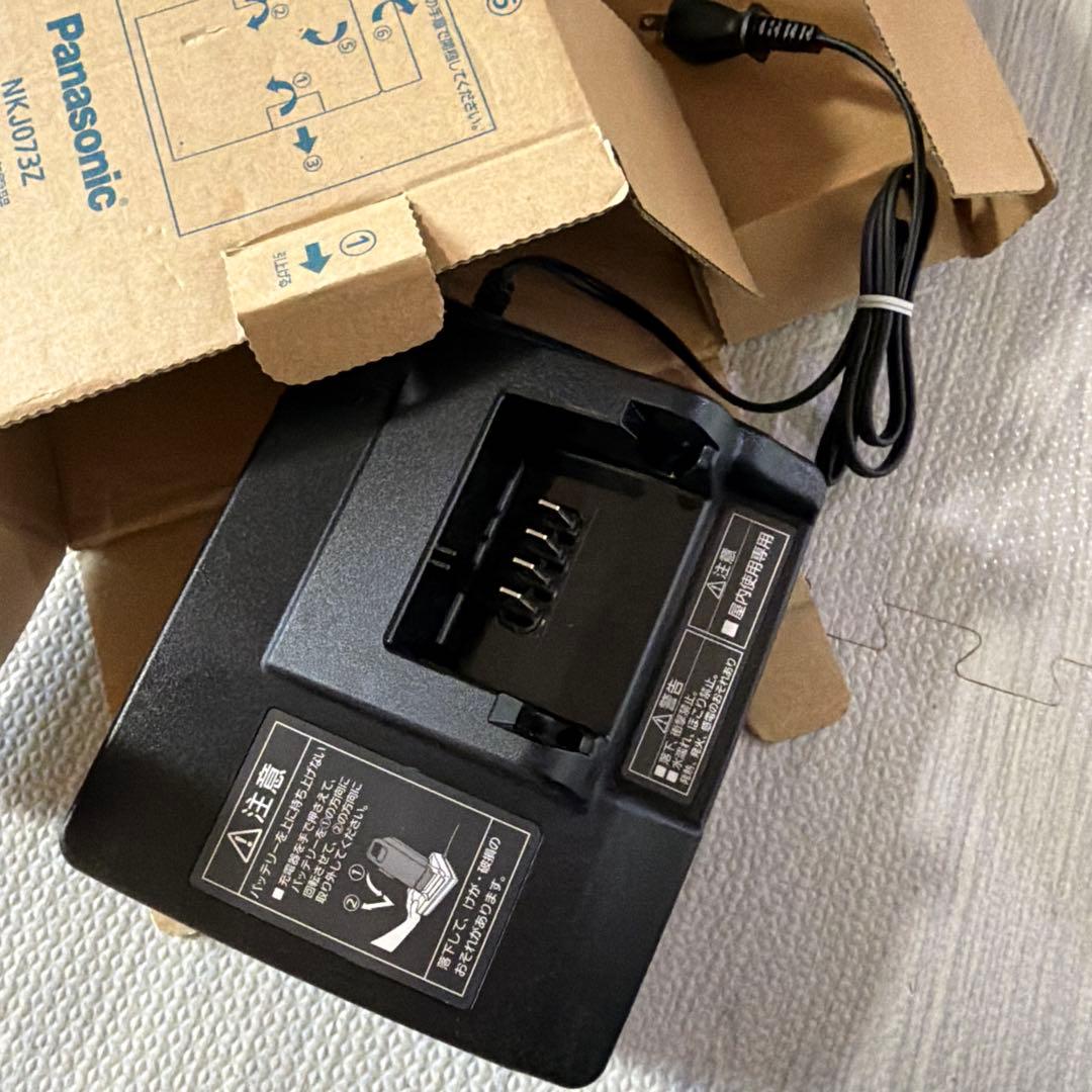 Panasonic NKJ073Z バッテリー充電器