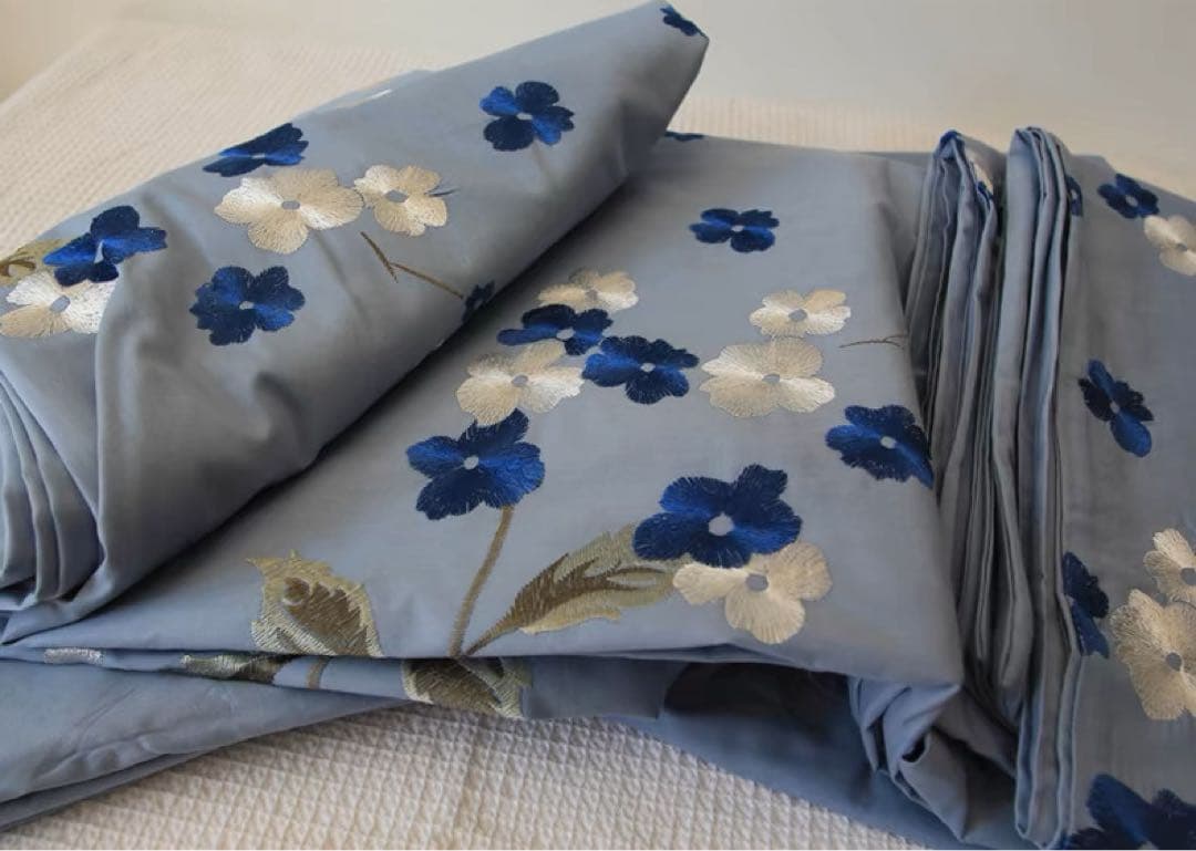 布団カバースーツ枕カバー２個(４点セット)綿100%コットン刺繍