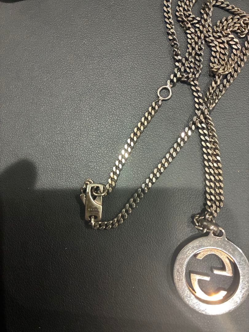 T*e様 Gucci シルバーロゴペンダントネックレス
