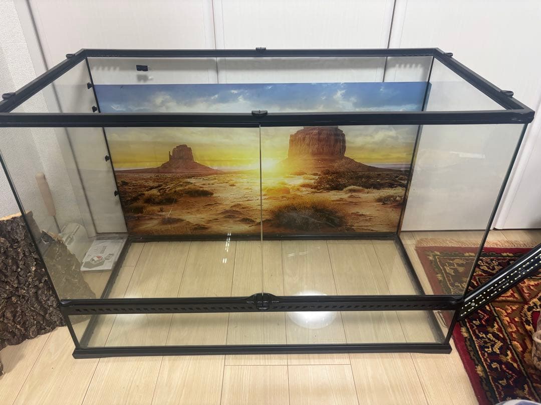 【使用僅か】グラステラリウム9060 爬虫類 飼育セット ライト 暖突 流木