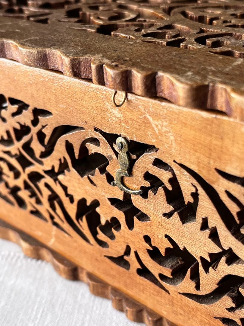 【美品】フランスアンティーク 木製レリーフ装飾 木細工 BOX 小物入れ3277
