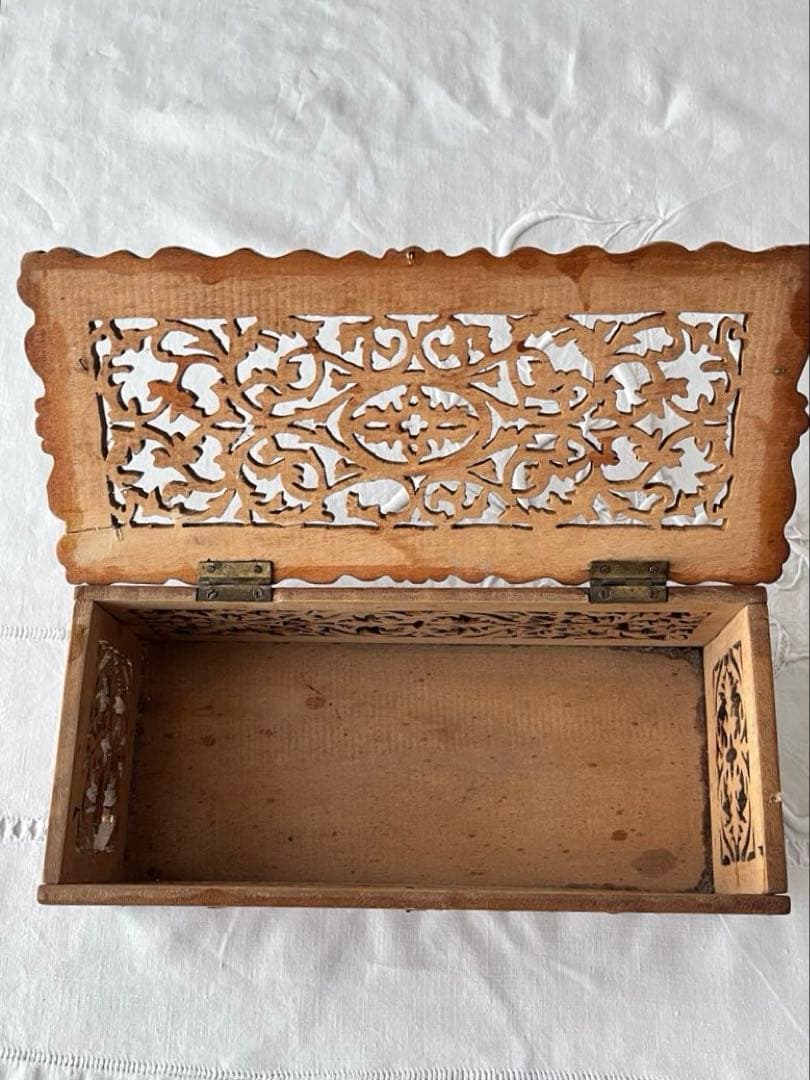 【美品】フランスアンティーク 木製レリーフ装飾 木細工 BOX 小物入れ3277