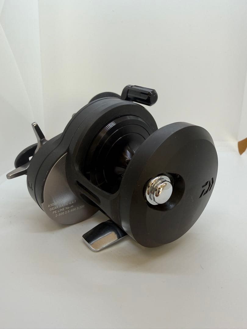 CATALINA 15H ベイトリール 中型 黒