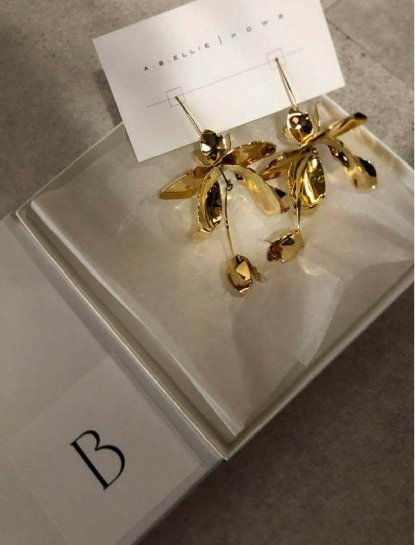 a.b.ellie エイビーエリー　Magnolia Stem Drop ピアス