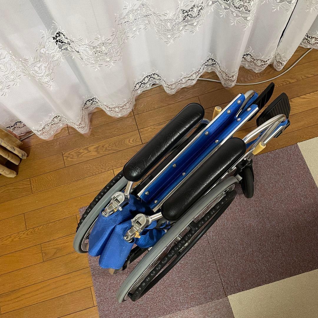 ♿️自走式 車椅子 最軽量10.2kg コンパクトタイプ⭐️ノーパンクタイヤ