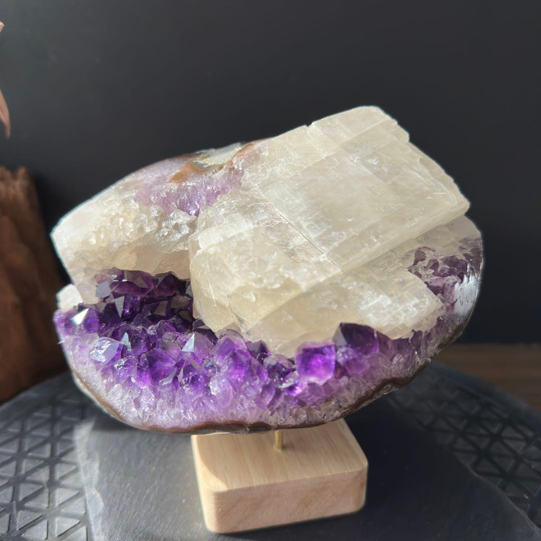 ブラジル産❣️天然石 カルサイト共生アメジストの原石　置物　鉱物G.283