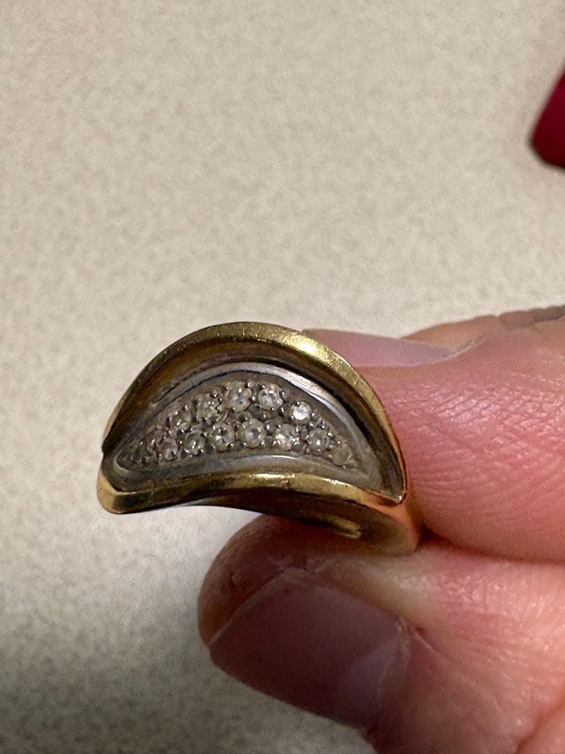 装飾的なパターンのリングセット