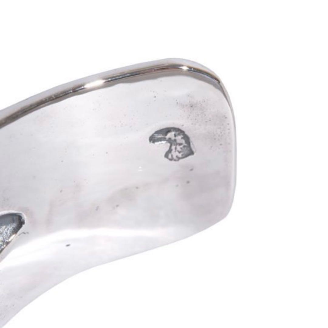 ラリースミスSHELL REPOUSSE THUNDER BIRD BANGLE