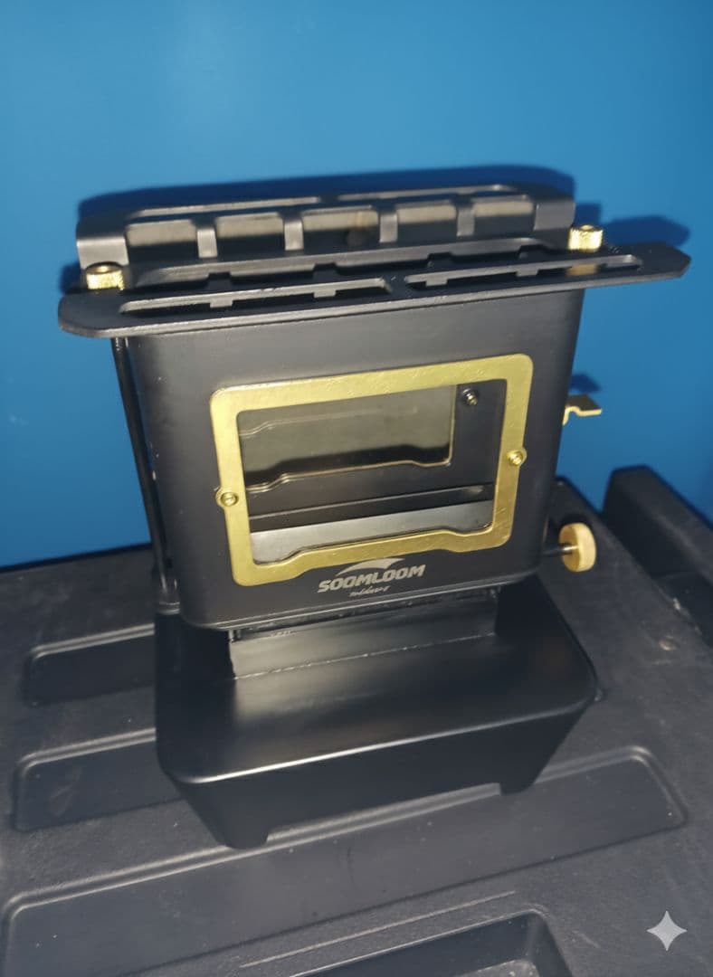 SOOMLOOM アイロンストーブ 黒/金 透明窓付き