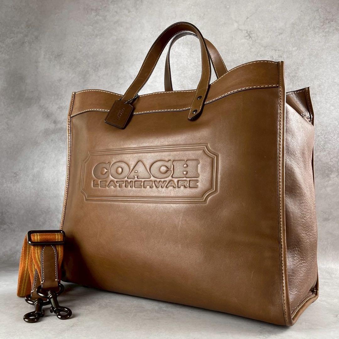 コーチ　フィールド　トートバッグ　2WAY 40 ウィズ バッジ　CC097