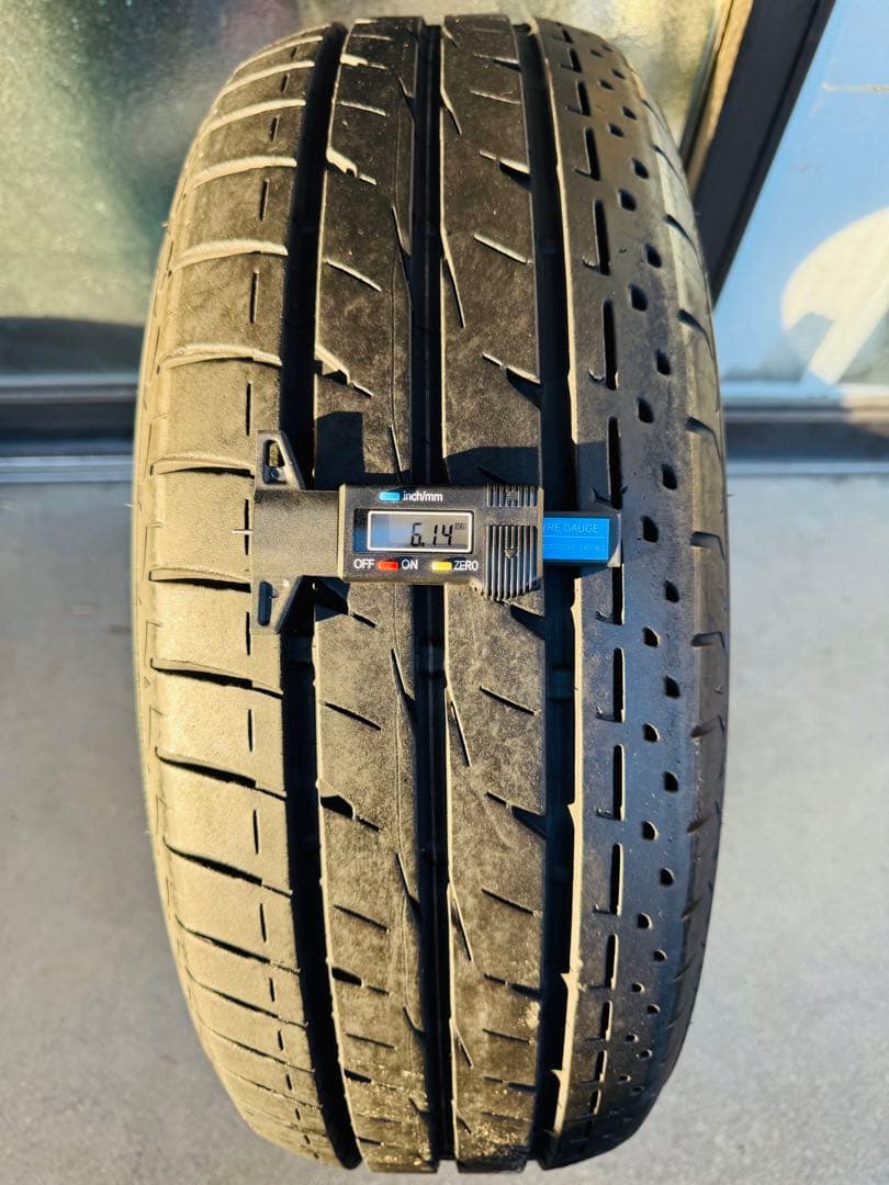 ブリヂストン ルフトrv2．205/60R16 92H 23年製