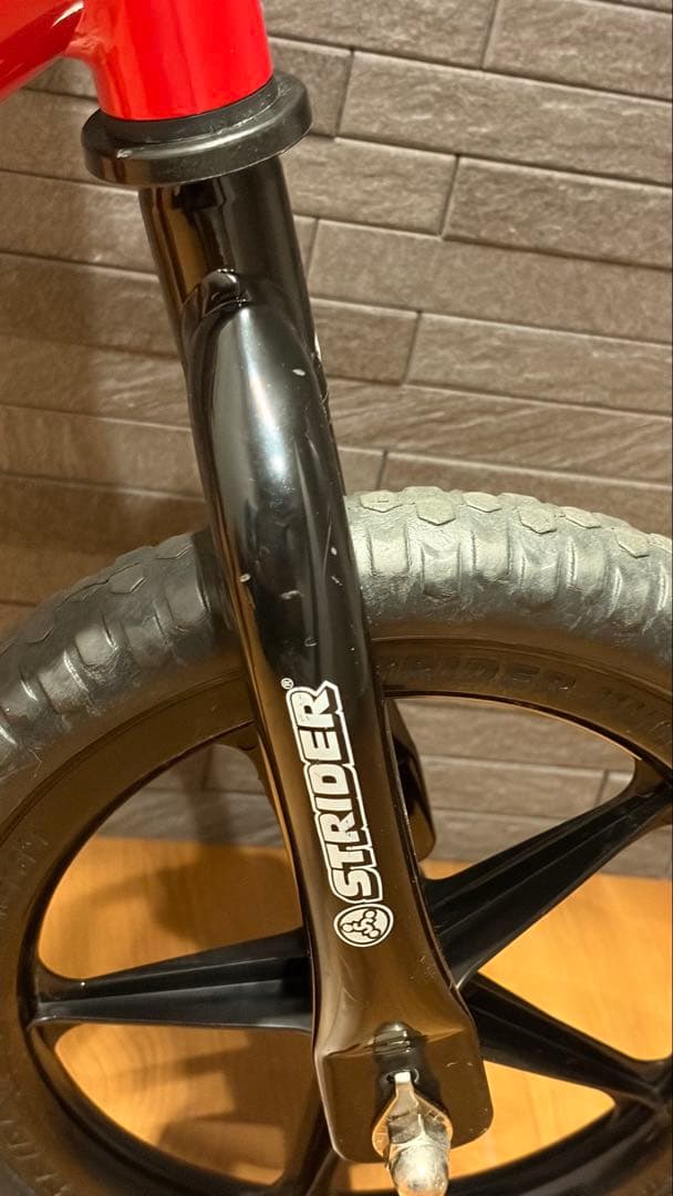 ★ akko★ ストライダー スポーツモデル 12インチ 赤 レッド