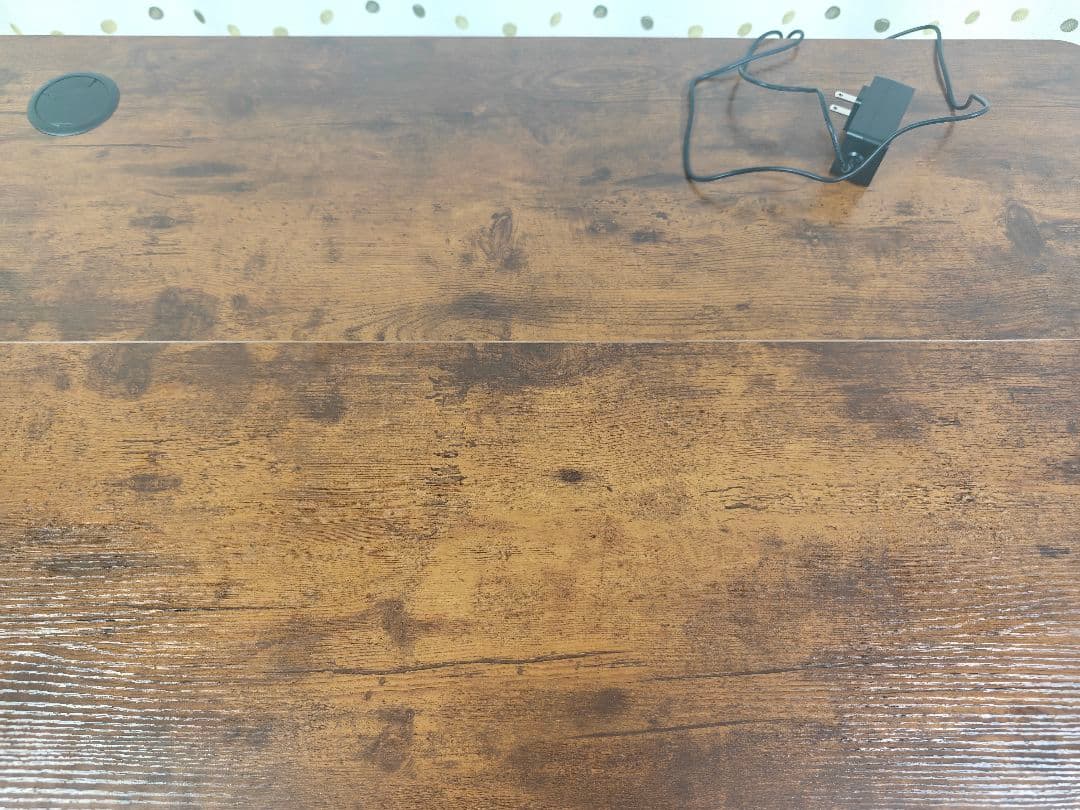 組み立て済み。電動昇降デスク 100cm×60cm