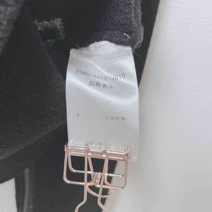 ヌメロヴェントゥーノ　ニット　セーター　毛100　袖ジップ　ロゴ　長袖