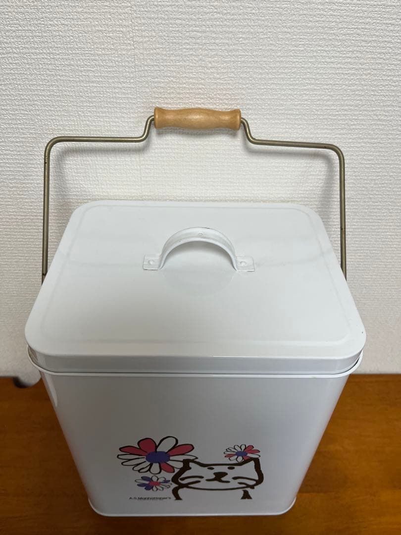 ⚫︎ マンハッタナーズ　ホーロー缶　L 収納　キャリー缶　ネコ　ホワイト