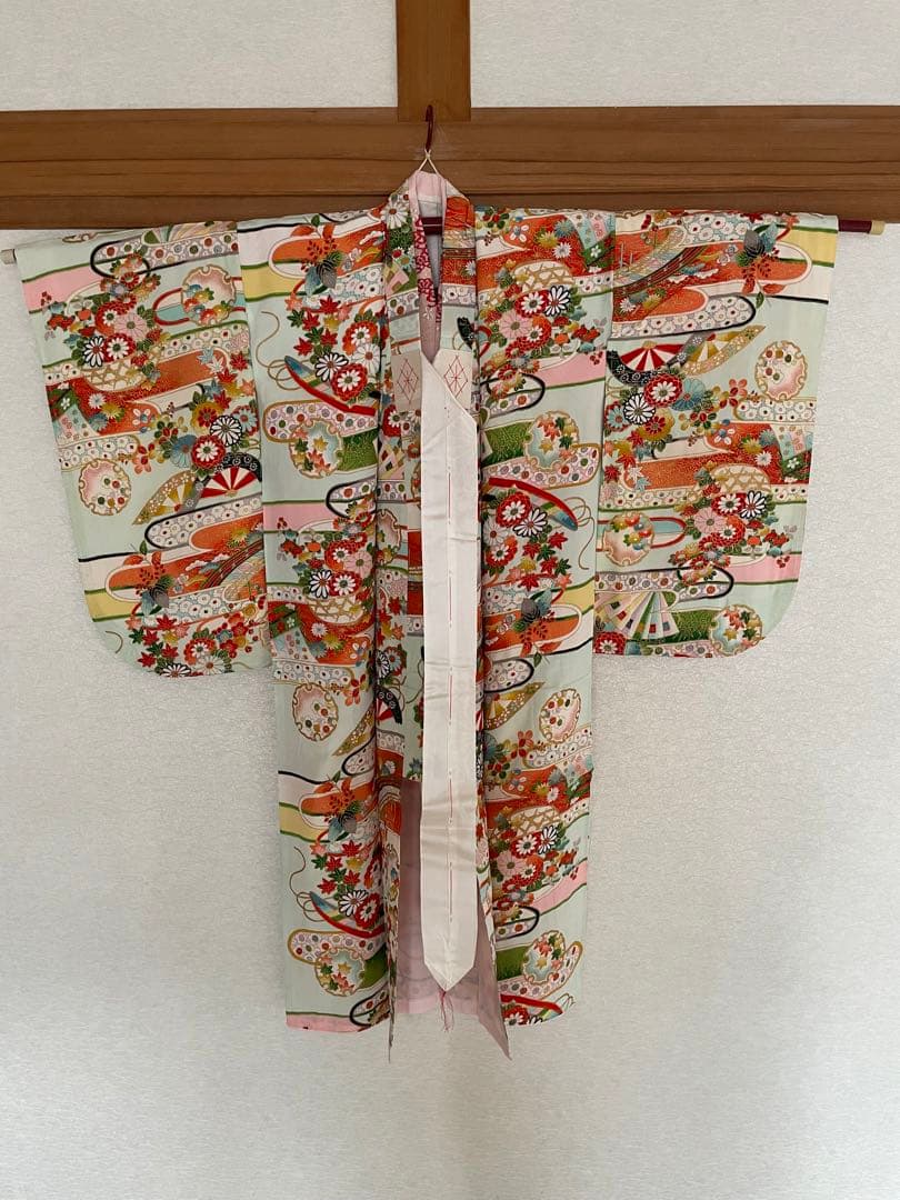 新品　未使用　高級　正絹　着物　七五三　お宮参り　しつけ付き　女子　古典柄　和柄