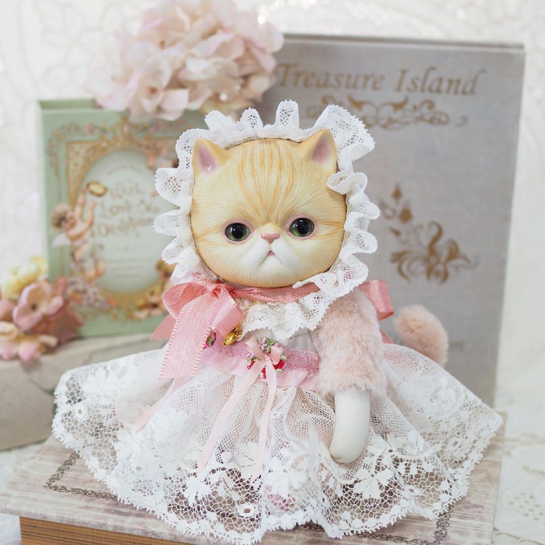 ネコのお嬢さん♡レースのドレス-ピンクのおリボン