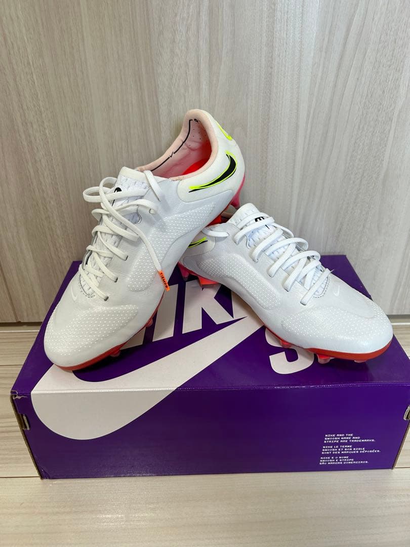 【新品未使用】ナイキティエンポレジェンド9 FG 24.5センチ