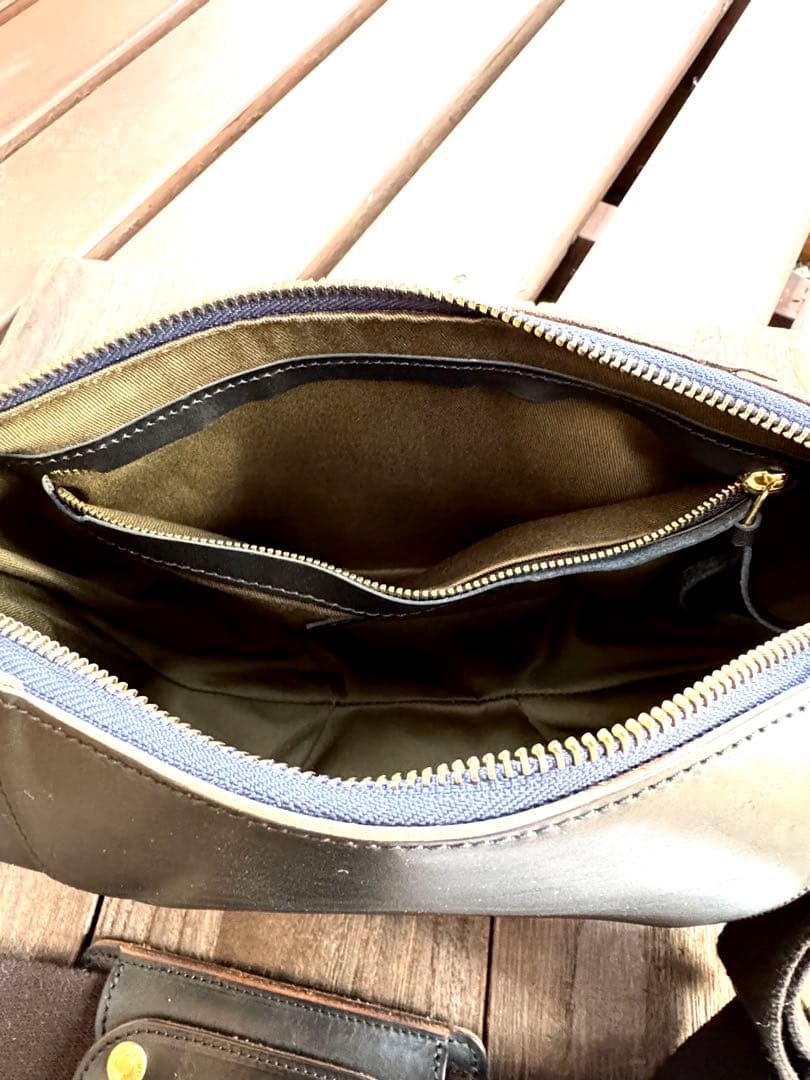 ☆ARTBROWN ボディバッグ クロムエクセル　茶芯ブラック